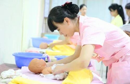 大班育儿嫂的夏季宝宝健康营养锦囊