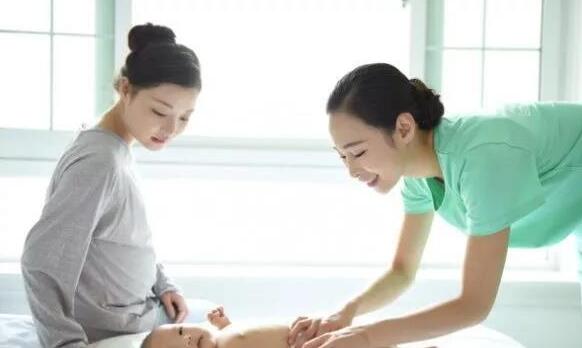 怎么选择靠谱育儿嫂?居家育儿嫂的主要工作职责!