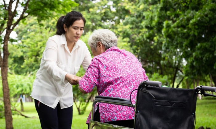 北京大班家政告诉你照顾老人，该怎么做更好？